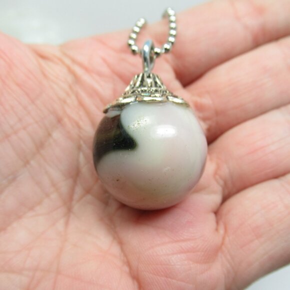 Vintage Uranium glass marble pendant - Picture 9 of 15